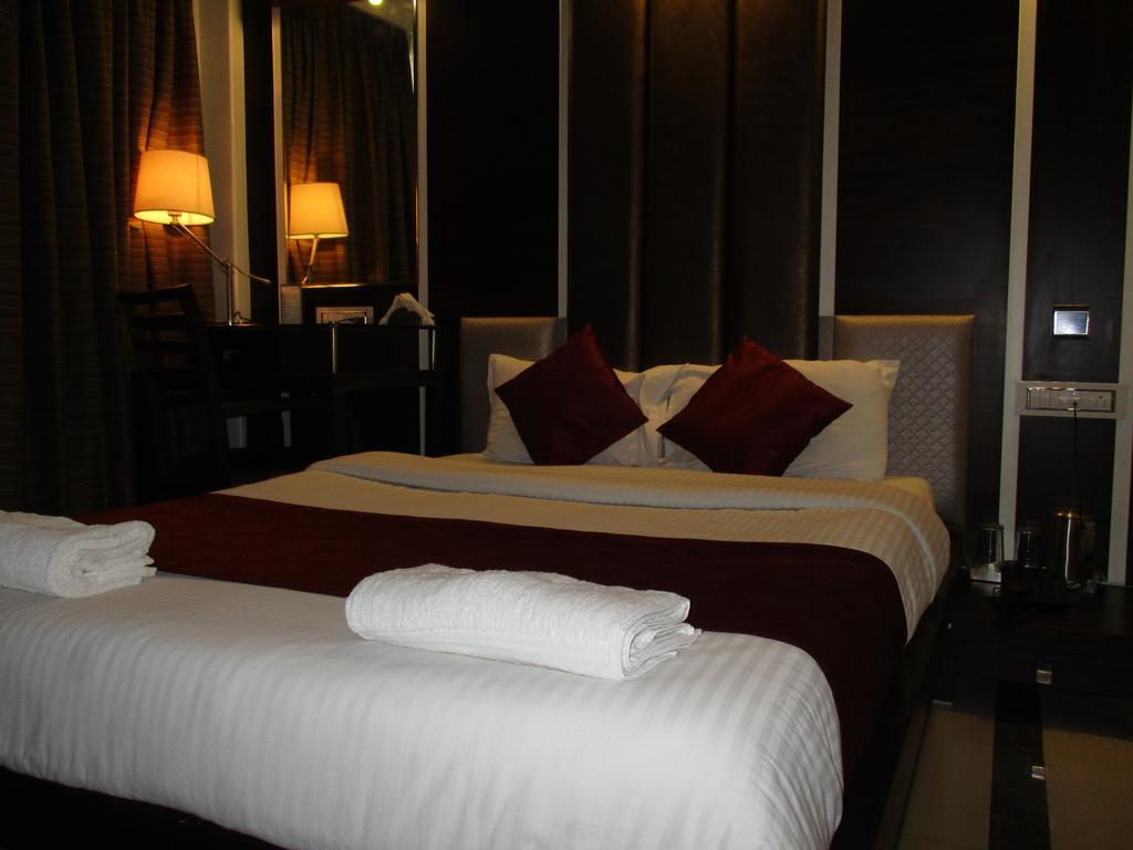 Hotel Sapna Marine Mumbai Exterior foto