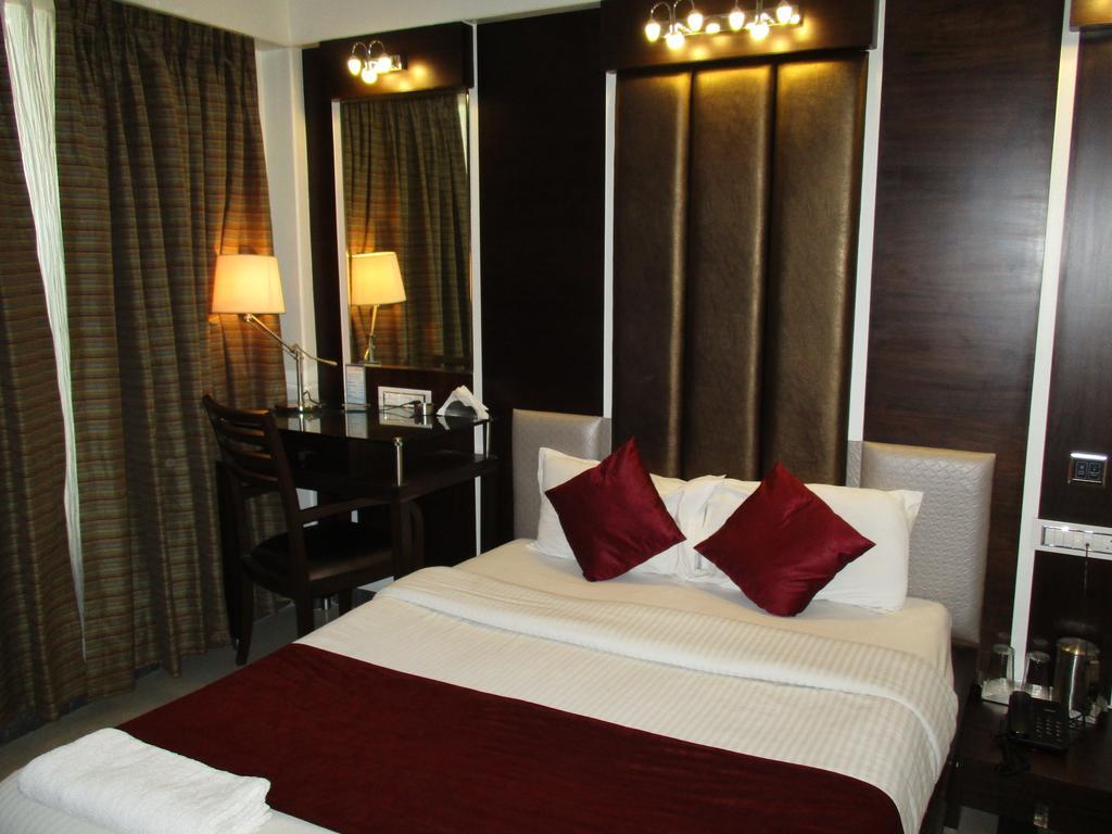 Hotel Sapna Marine Mumbai Exterior foto